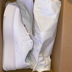 Air Force 1 saga Low Top White Sole Sneakers!